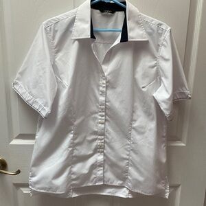 R womens oobe solid white short sleeve button down regular size shirt XL.  EUC